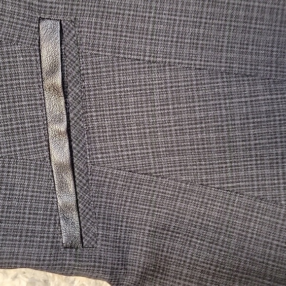 Halogen 4 button grey Plaid Blazer with back Peplum & faux pockets size … - Picture 11 of 12